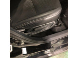 痛みの出やすい運転席シートの角、フロアマット、座面、ともに良好です