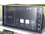 ディスプレイオーディオを装備。スマホとクルマをつなぐことで、これまでのナビに加えて、いろんなサービスが楽しめます。