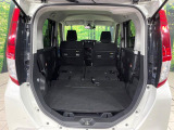 普段のお買い物や通勤、送迎等に十分な荷室スペースを確保しております。セカンドシートを倒すと、大きな荷物の積載も可能です♪