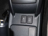アイドリングストップを装備したお車ですが、任意でアイドリングストップをオフにする事が出来ます。