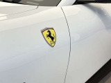 人気のスクーデリアフェラーリフェンダーエンブレム(￥204,000)。