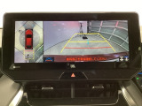 全周囲カメラを搭載ですので、まるで見下ろし映像のように車両の周囲を確認できます。