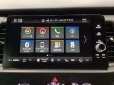 HondaCONNECT対応の便利なナビディスプレー。お持ちのスマートフォンと連携して、ナビやBluetoothでの音楽再生が可能です。デザインはもちろん、操作性も良好です。