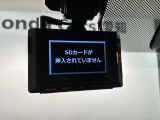 万が一の事故のときもドライブレコーダーがあると安心です。ご利用になる場合は個人情報保護の観点より新品の対応SDカードをお求め下さい。