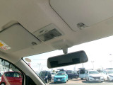 ルームミラー付きですので、後方確認ができます。