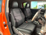 運転席シート廻りは使用感も少なく、良好な状態となっています。前オーナー様が丁寧に使っていたことがよくわかりますね。