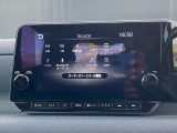 日産純正ナビゲーションには、フルセグTV・ブルートゥースオーディオなど様々なソース機能が付いています。是非、お気に入りの音楽で楽しい運転の時間をお過ごし下さい。