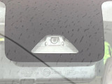 【スマートアシスト】走行中に前方の車両等を認識し、衝突しそうな時は警報とブレーキで衝突回避と被害軽減をアシスト。より安全にドライブをお楽しみいただけます。