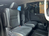 後部座席も気になるようなキズ・汚れやへたり等、大きなダメージはなく、良好な状態です。