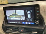 リバースギアに入れるだけで後方の表示へ切り替わります。夜間や雨の日の駐車も楽になりますよ。