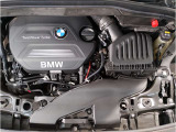 BMWのエンジンは世界的にも認められている高性能エンジンです。レスポンスがよく高回転型の心地よい吹きあがりなど駆け抜ける歓びのキーになる部分でございます。