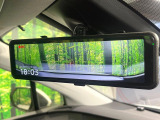 【デジタルインナーミラー】後席の大きな荷物や同乗者で後方が確認しづらい時でも安心!カメラが撮影した車両後方の映像をルームミラー内に表示。クリアな視界で状況の確認が可能です!