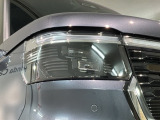 LEDヘッドライトは、点灯の瞬間から最大光量を発揮し、突然暗くなるトンネルなどでの安定感を高めます。