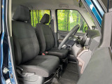 運転席まわりには十分なスペースがあり、大柄な方でもゆったり運転していただける環境です。
