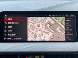 【純正ナビゲーション】BMWのナビゲーションは操作性も良く、詳細な地図情報と交通状況を見やすく表示し、快適なドライビングをサポートしながら目的地までナビゲートします。