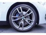 BMW承認の純正タイヤを装備しております☆お問合せ(無料ダイヤル)0078-6002-613077迄お待ちしております。大阪府吹田市芳野町5-55 毎水曜、第二・第三火曜日定休 営業時間10:00〜18:00