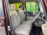 運転席シート廻りは使用感も少なく、良好な状態となっています。前オーナー様が丁寧に使っていたことがよくわかりますね。