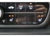 シートヒーター装備付き車!!座席に埋め込まれた電熱線によりシートを暖めることが出来る装備で、温められたシートは、寒い冬には最適です!!