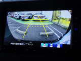 バックカメラで駐車も安心。死角を減らして、安全にサポート。初めての場所でもスムーズに、あなたの運転をもっと快適にしてくれます!