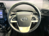 【純正革巻きステアリング】上質な革を使用することで、手にしっかり馴染みとても運転しやすいハンドルです♪