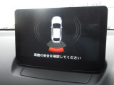 障害物への接近を音で知らせるクリアランスソナーを備えています。バックカメラの取り付けについてはスタッフにお問い合わせください。