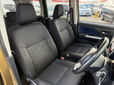 運転席シート廻りは使用感も少なく、良好な状態となっています。前オーナー様が丁寧に使っていたことがよくわかりますね。