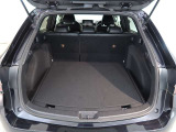 開口部の広いラゲージスペースは、ゴルフバックなどの荷物もラクラク積み込めます。