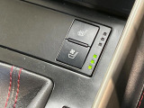 【シートベンチレーション】夏場は涼しい風でお尻や背中の熱やムレを防ぎ、冬はエアコンよりも早く温まってポカポカに!季節を問わず快適に過ごせます。