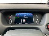 ホンダセンシング装着車となっております。衝突軽減ブレーキ、誤発進抑制機能、歩行者事故低減ステアリング、路外逸脱抑制機能、アダプティブクルーズコントロール、車線維持支援システム他、安全運転を幅広く支援。