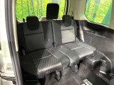 3列目シートはもちろん状態良好☆大人でもゆったりと座って頂けますので、大人数でのお出かけもラクラクです♪ご家族で、気の知れた仲間で、ドライブに行くのが楽しみですね♪