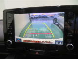車両後方の映像を映すバックモニター。進路を確認しながら安全に車庫入れできます。