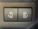【両側パワースライドドア】スマートキーや運転席のスイッチで後席両側スライドドアの開閉が可能♪電動だから力を入れてドアを開ける必要が無く、小さなお子様でも簡単に開け閉めでき快適です♪