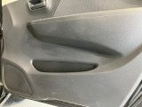 内装、ドア内張にキズあります。