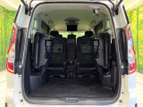 後席を格納すると、これだけの広さが!シーンに合わせたシートアレンジで、大きな荷物も積むことが出来ます♪