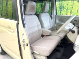 運転席シート廻りは使用感も少なく、良好な状態となっています。丁寧に使われていたことがよくわかりますね。