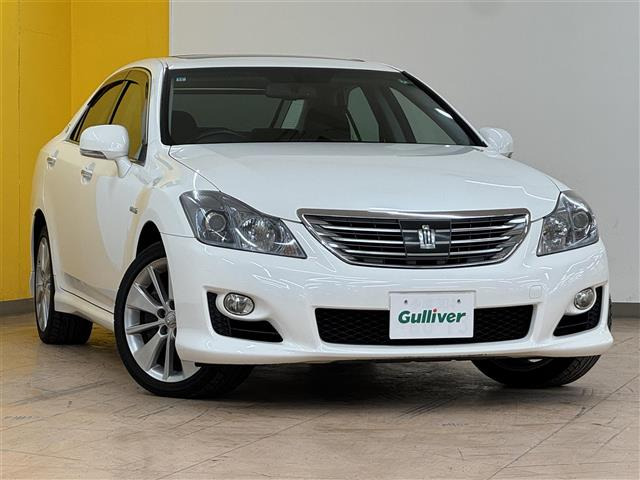 クラウンハイブリッド3.5本革シート サンルーフ