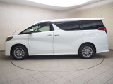 両側パワースライドドア付きだから、狭い駐車スペースなどでの 乗り降りラクラク!小さなお子さまのいるご家庭には嬉しい装備。