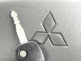 【キーレス】少し離れた場所からでもボタン一つでドアの開錠・施錠ができるのでとっても便利!ドアの鍵穴周りに傷をつけることもありません♪