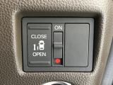 【パワースライドドア】スマートキーや運転席のスイッチでスライドドアの開閉が可能♪電動だから力を入れてドアを開ける必要が無く、小さいお子様でも、重い荷物を持っている時もラクに開け閉めできます♪