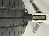 夏タイヤの残り溝は3.4mmです。スリップラインからは1.5mmとなっております。