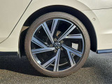 225/45R17タイヤ/7.5Jx17アルミホイール(5ダブルスポーク)