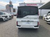 気になるお車があれば是非お問い合わせください。ご来店納車、ご自宅への配送納車等お客様のご都合に合わせたご対応をさせていただきます。