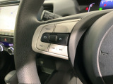 ステアリングにオーディオ操作スイッチが付いています。オーディオ画面に直接タッチしなくても操作が出来ますので、運転に集中できます。