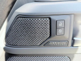 デジタルサウンド処理技術で世界をリードする英国【MERIDIAN】社と連携して開発した、専用の最先端オーディオシステムです。澄み切った美しい旋律に耳を傾け、心行くまでご堪能ください。