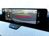【360&deg;ビューモニター】  とても分かりやすい、クルマの上から見下ろしたような映像で、駐車サポートをしてくれます。