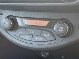 【オートエアコン】車内温度を感知して自動で温度調整をしてくれるのでいつでも快適な車内空間を創り上げます。