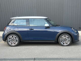 MINI正規ディーラーならではの品質の高い認定中古車を常時20台以上展示しております。