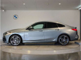 【拘りのFR】BMWが多く採用するFR車。ダイレクトでスポーティな加速感・シャープなハンドリングを実現。縦置きエンジンレイアウトにより、フラットで上質な乗り味です。