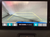 バックでの車庫入れも安心です! リアカメラが付いているバックモニター付のナビを装備しております。操作線もついており距離感も画面から確認できます。