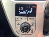 【オートエアコン】一度お好みの温度に設定すれば、車内の温度を検知し風量や温度を自動で調整。暑い&hellip;寒い&hellip;と何度もスイッチ操作をする必要はありません。快適な車内空間には必須の機能ですね♪